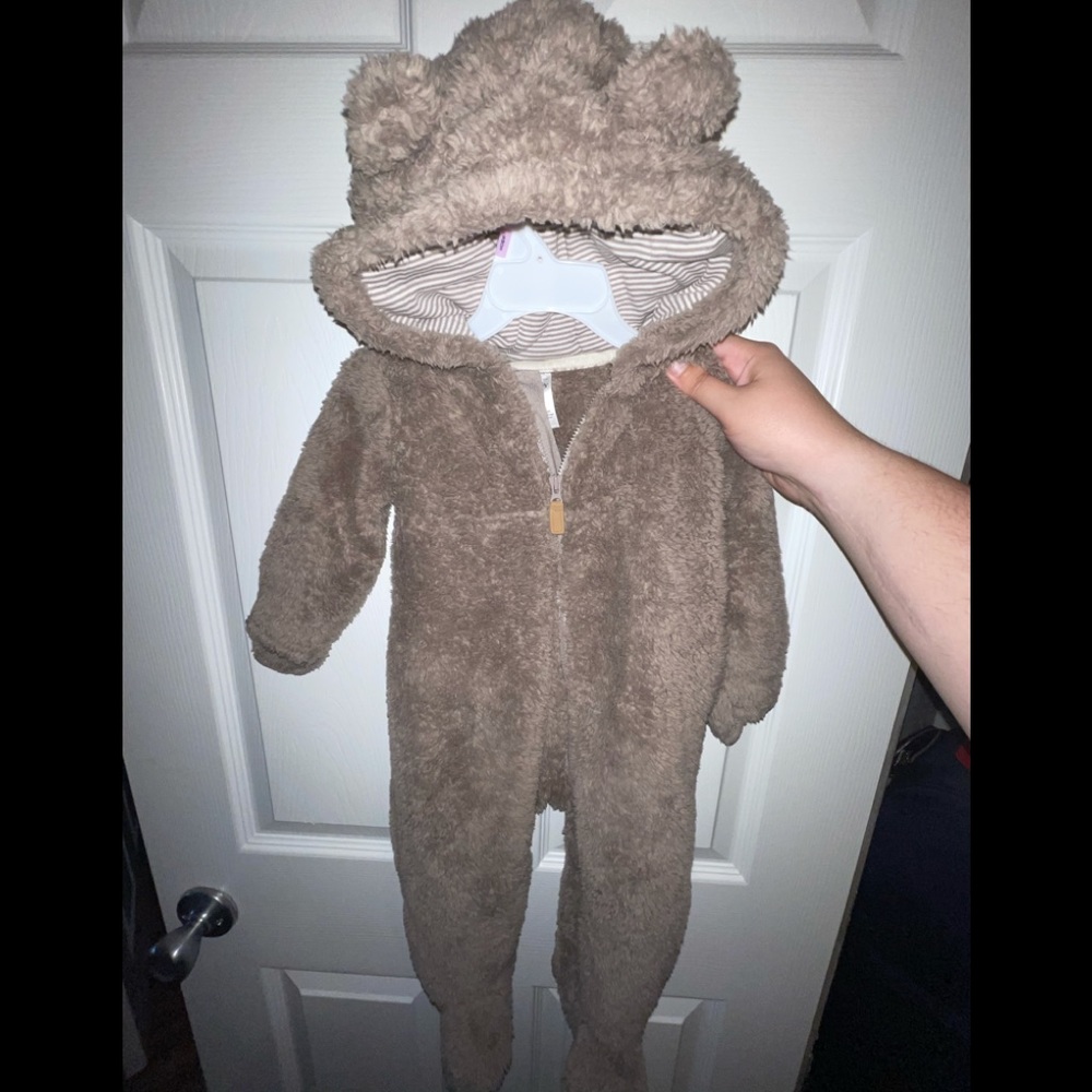 Carter’s puffy onesie 9 months